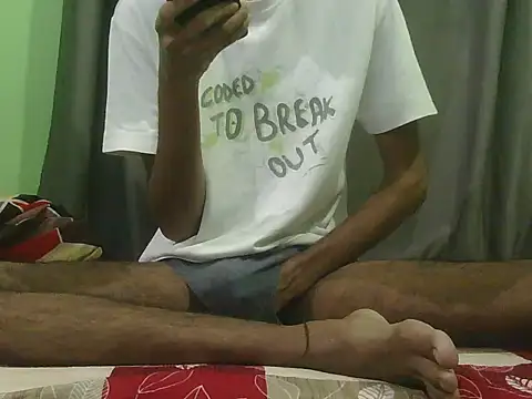 Snapshot of rockyy23boy chatting on 05/27/26, 02:08 rockyy23boy online show from 05/27/26, 02:08