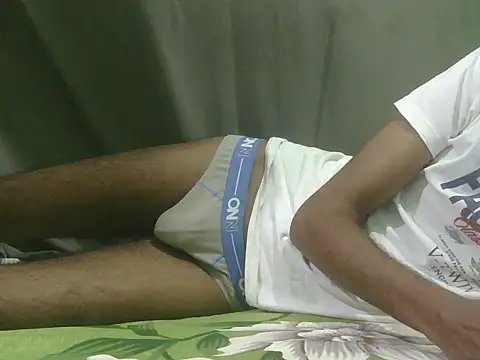 Snapshot of rockyy23boy chatting on 06/06/26, 01:00 rockyy23boy online show from 06/06/26, 01:00