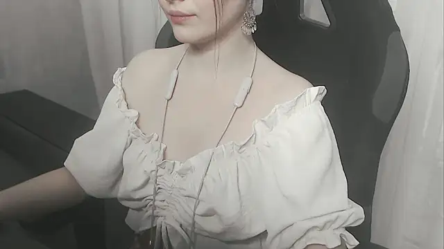 cute elfy  online show from 02/07/26, 02:32