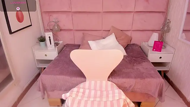 Janah Myers online show from 10/01/25, 12:44