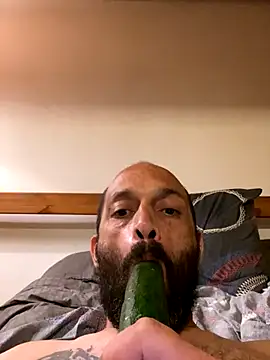 Snapshot of jackadi33 chatting on 10/07/25, 11:02 jackadi33 online show from 10/07/25, 11:02