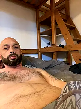 Snapshot of jackadi33 chatting on 10/30/25, 03:13 jackadi33 online show from 10/30/25, 03:13