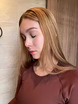 Nikii   online show from 01/19/26, 04:00