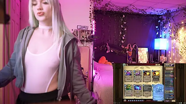 Snapshot of littlelune chatting on 10/05/25, 02:32 littlelune online show from 10/05/25, 02:32