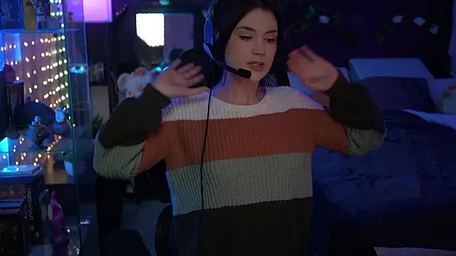 littlelune online show from 02/18/26, 11:01