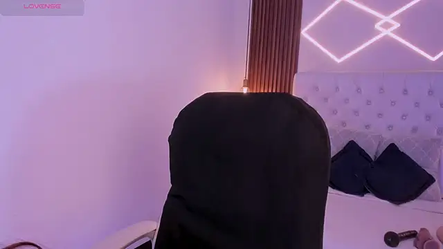 Miiaa jones online show from 04/10/26, 06:01