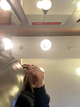 Isabella21  online show from 09/23/25, 10:02