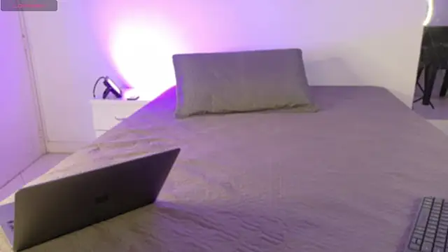 BeccaReedd online show from 10/01/25, 03:01