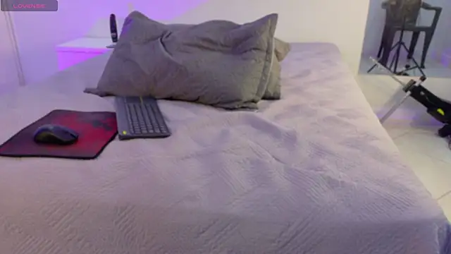 BeccaReedd online show from 10/03/25, 03:03