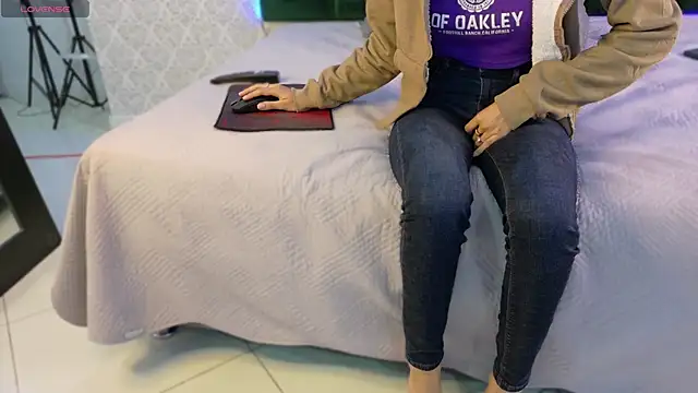 BeccaReedd online show from 10/07/25, 02:53