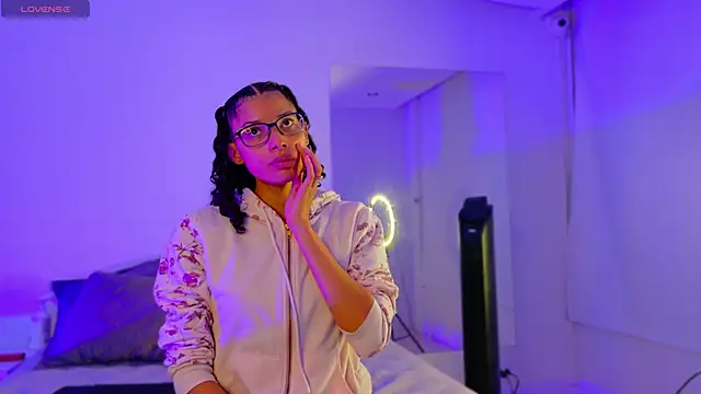 BeccaReedd online show from 10/13/25, 01:38