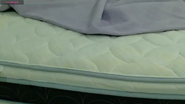 BeccaReedd online show from 10/14/25, 02:56