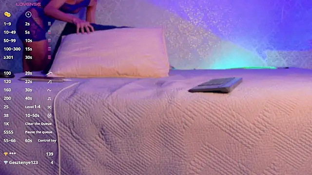 BeccaReedd online show from 10/28/25, 11:03