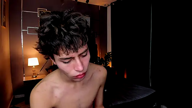 Christopher 77 online show from 09/29/25, 01:27