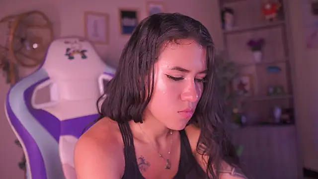 Snapshot of chloe_moons_ chatting on 03/02/26, 08:48 chloe moons online show from 03/02/26, 08:48