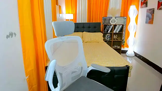 hotjessieempress online show from 04/21/26, 10:01