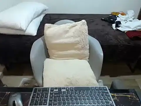 Snapshot of bossking017 chatting on 01/31/25, 11:35 bossking017 online show from 01/31/25, 11:35