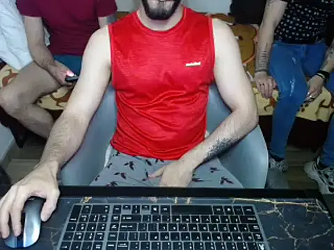 Snapshot of bossking017 chatting on 02/01/25, 11:48 bossking017 online show from 02/01/25, 11:48