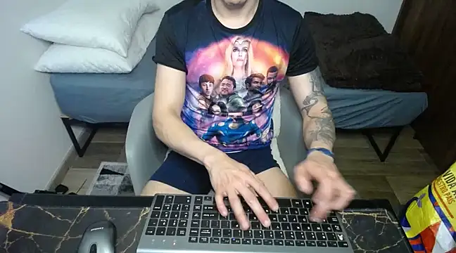 Snapshot of bossking017 chatting on 02/07/25, 09:58 bossking017 online show from 02/07/25, 09:58