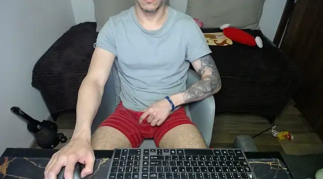 Snapshot of bossking017 chatting on 02/21/25, 10:59 bossking017 online show from 02/21/25, 10:59