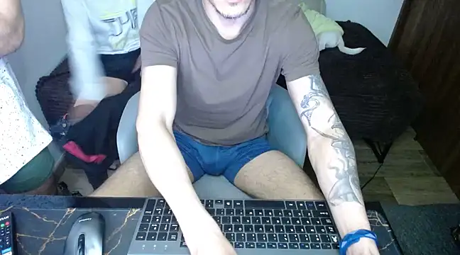 Snapshot of bossking017 chatting on 02/22/25, 08:42 bossking017 online show from 02/22/25, 08:42