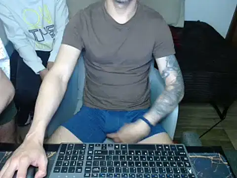 Snapshot of bossking017 chatting on 02/23/25, 02:29 bossking017 online show from 02/23/25, 02:29