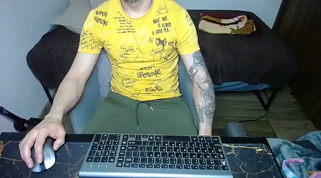 Snapshot of bossking017 chatting on 03/01/25, 02:26 bossking017 online show from 03/01/25, 02:26