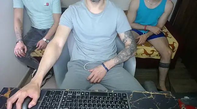 Snapshot of bossking017 chatting on 03/14/25, 05:02 bossking017 online show from 03/14/25, 05:02