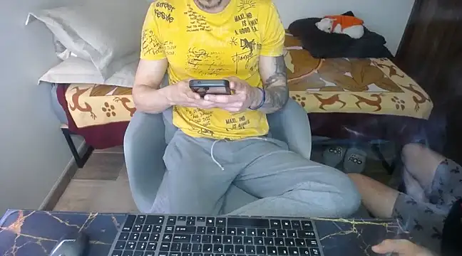 Snapshot of bossking017 chatting on 03/16/25, 12:33 bossking017 online show from 03/16/25, 12:33