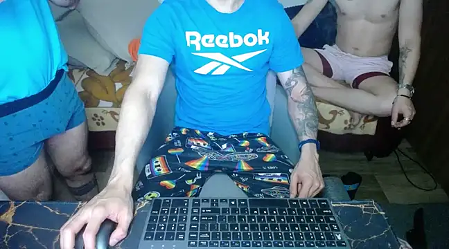 Snapshot of bossking017 chatting on 03/22/25, 03:30 bossking017 online show from 03/22/25, 03:30