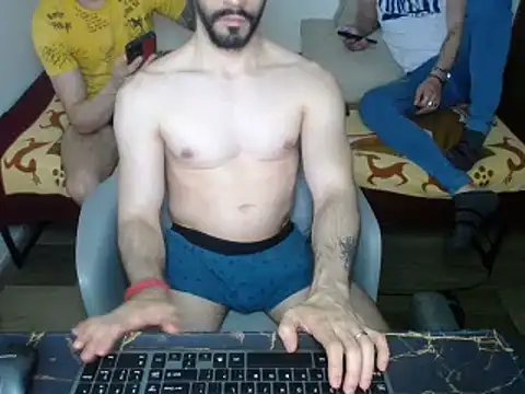 Snapshot of bossking017 chatting on 03/23/25, 05:32 bossking017 online show from 03/23/25, 05:32