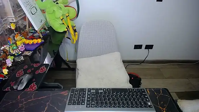 Snapshot of bossking017 chatting on 09/14/25, 03:11 bossking017 online show from 09/14/25, 03:11