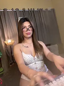 Nyxie luxx online show from 04/15/26, 02:24