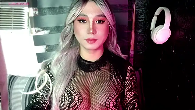 UrhotlucyTS online show from 10/01/25, 05:24