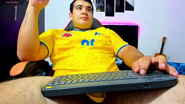 Snapshot of thiago__cp01 chatting on 07/21/26, 02:58 thiago cp01 online show from 07/21/26, 02:58