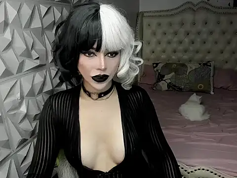 Snapshot of janecomander chatting on 05/26/26, 04:19 janecomander online show from 05/26/26, 04:19