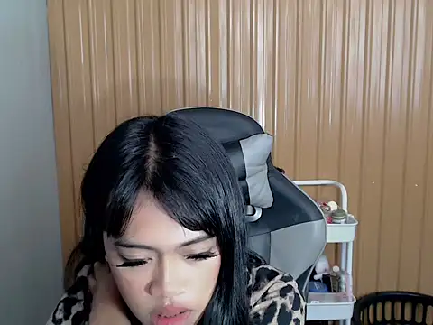 urcurlydiva online show from 04/15/26, 05:14