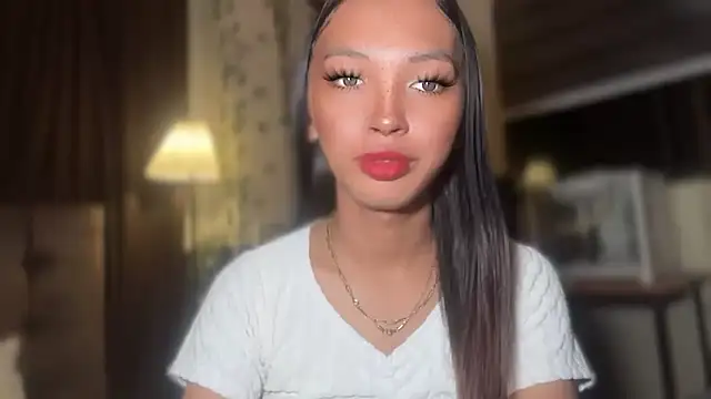 Snapshot of Simi_Ipit chatting on 11/22/25, 02:49 Simi Ipit online show from 11/22/25, 02:49