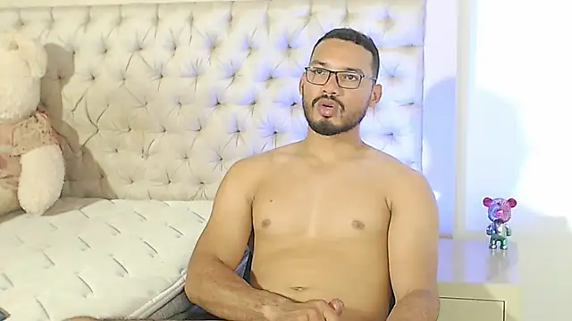 Snapshot of marcusblade chatting on 11/20/25, 09:36 marcusblade online show from 11/20/25, 09:36