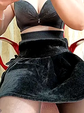 Snapshot of Mizzu-mi chatting on 11/25/25, 03:01 Mizzu-mi online show from 11/25/25, 03:01