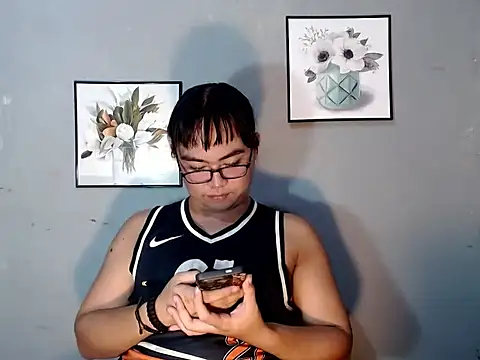 Snapshot of Asianblk_barbiedoll chatting on 06/10/26, 02:01 Asianblk barbiedoll online show from 06/10/26, 02:01