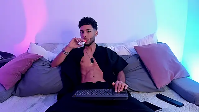 Thiagoferreti online show from 06/08/26, 03:29
