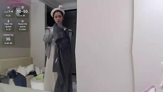 Mimi-cnbaby online show from 11/12/25, 12:16