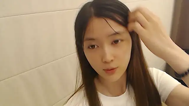 Snapshot of Mimi-cnbaby chatting on 05/14/26, 01:40 Mimi-cnbaby online show from 05/14/26, 01:40