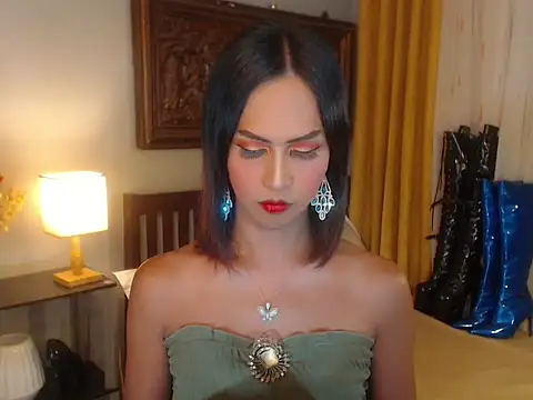 Nathalieheartt online show from 10/05/25, 01:37