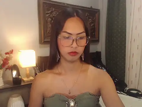 Nathalieheartt online show from 07/24/26, 12:36