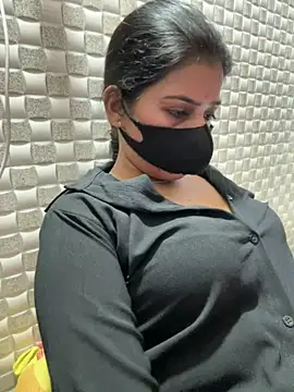 Hot Jaanvi  online show from 04/13/26, 05:51