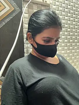 Hot Jaanvi  online show from 04/22/26, 05:21