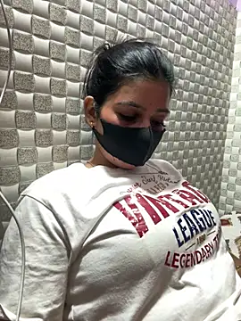 Hot Jaanvi  online show from 04/23/26, 04:09