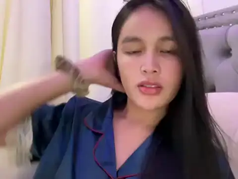 Snapshot of itsBldreina chatting on 11/22/25, 07:24 itsBldreina online show from 11/22/25, 07:24